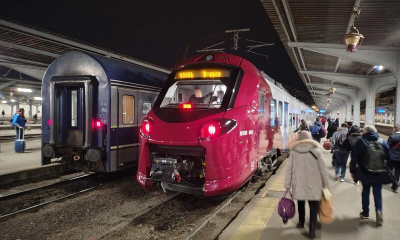 Dosar de luare de mită la CFR. 33 de angajați s-au sfătuit cu ChatGPT pentru a-și face strategia