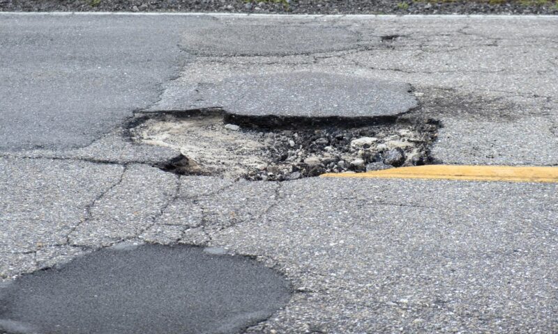 Despăgubiri de 100.000 de euro  pentru un biciclist din București, care și-a pierdut splina din cauza unei gropi. Procesul a durat 12 ani