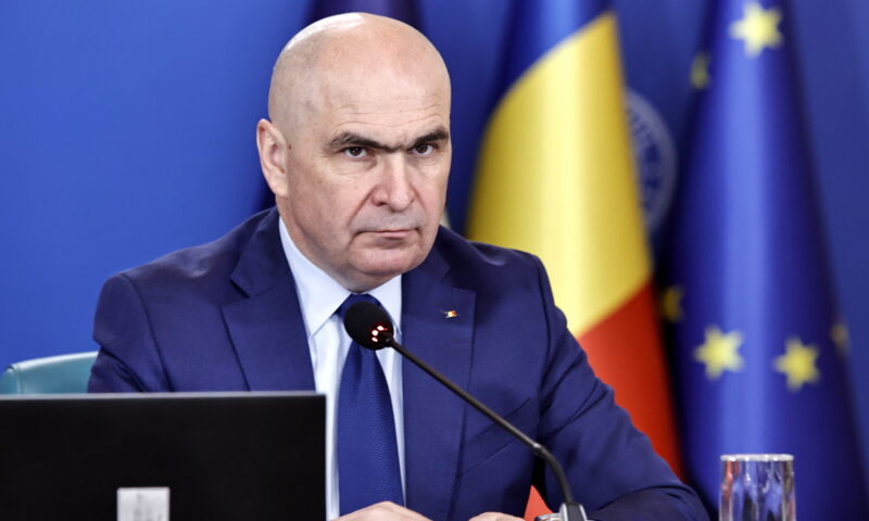 Bolojan le răspunde profesorilor: Norma de 20 de ore este la nivelul minim european