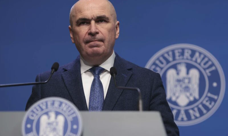 Bolojan a decis să aplice o mare lovitură bugetarilor, legată de cumulul pensiei cu salariul