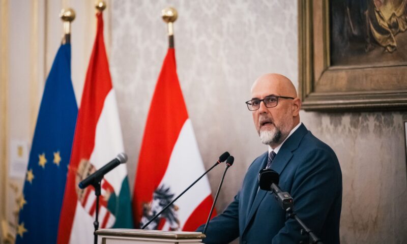 Hunor vrea revizuirea taxelor locale. Răspuns rapid de la PNL: E greu să vii retroactiv pe o legislaţie