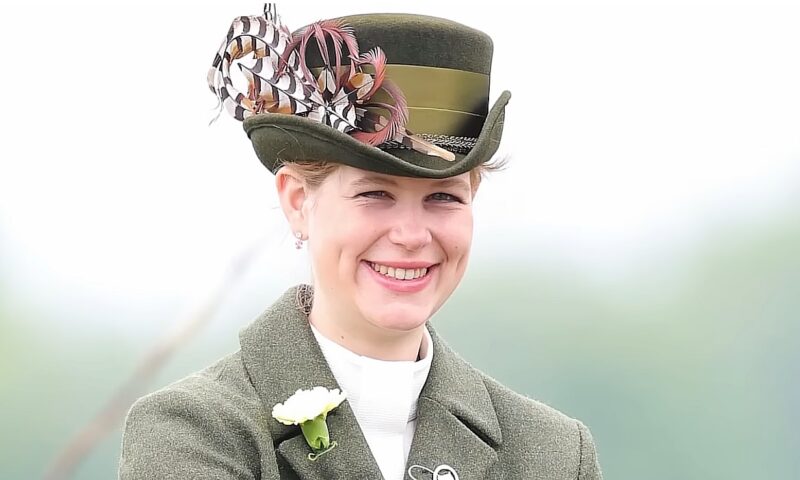 Lady Louise Windsor atrage atenția printr-un gest neașteptat