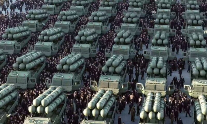 Kim Jong Un se laudă cu 50 de noi lansatoare de rachete