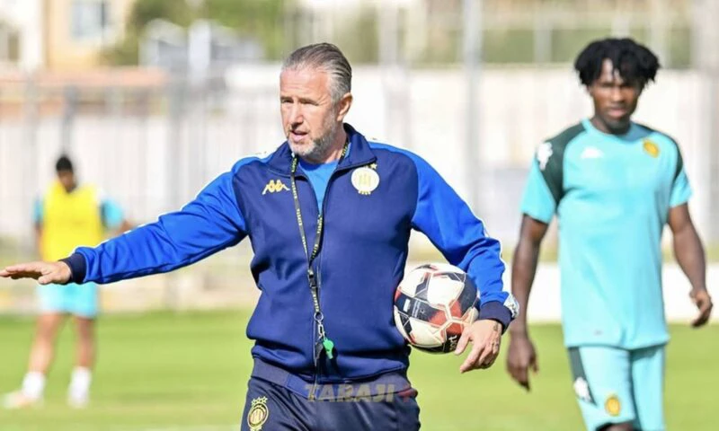 Reghecampf își pune partenera pe „hold” și anunță că nu se grăbește să o ducă la altar