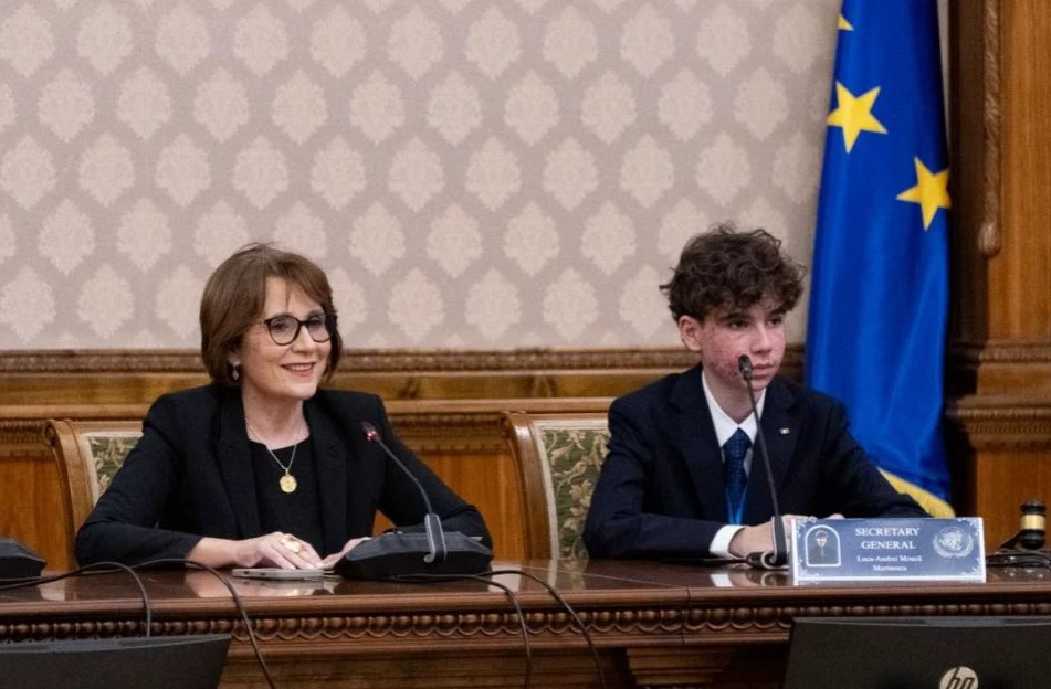 Elevi de 16 ani au făcut politică în Senat