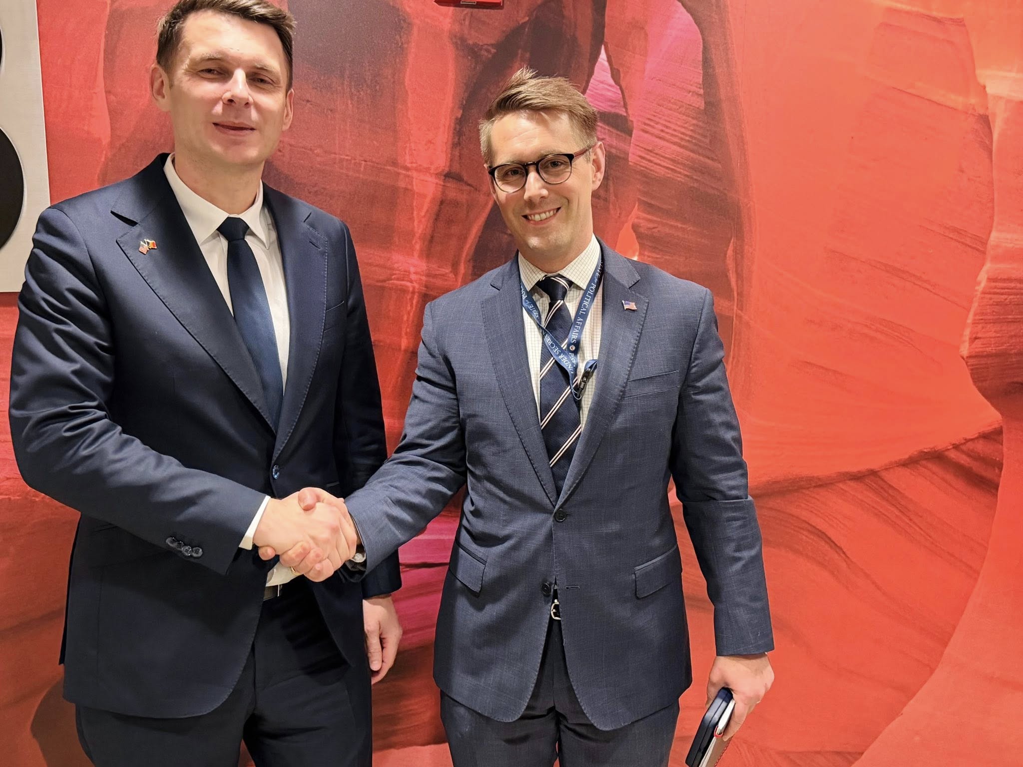 Mircea Abrudean și Riley M. Barnes