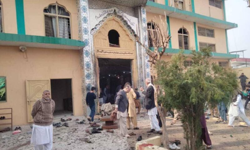 Atentat sinucigaș într-o moschee din capitala Pakistanului. Cel puțin 31 de persoane, ucise