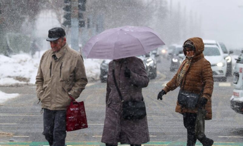 ANM a anunțat ninsori puternice în următoarele ore. Trafic îngreunat în mai multe județe