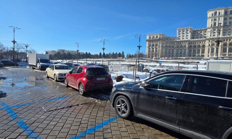 Noi reguli pentru parcările din București. Plata în numerar a fost eliminată
