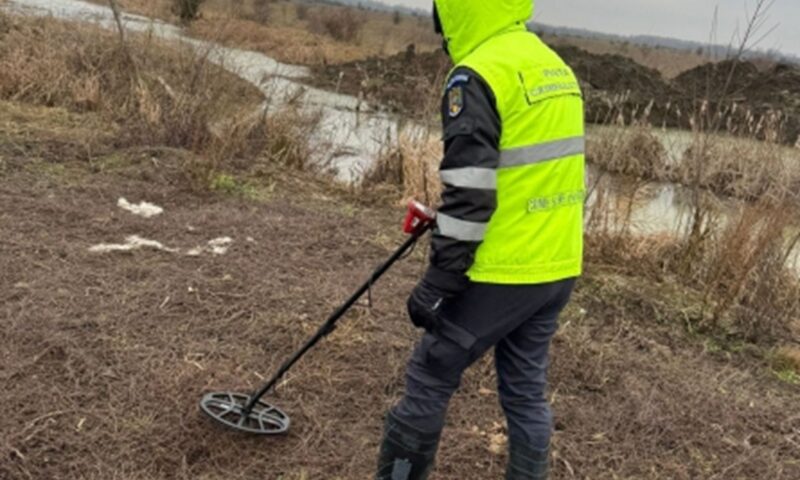 Arme de foc aduse ilegal din Turcia și vândute în România. Percheziții în Dâmbovița