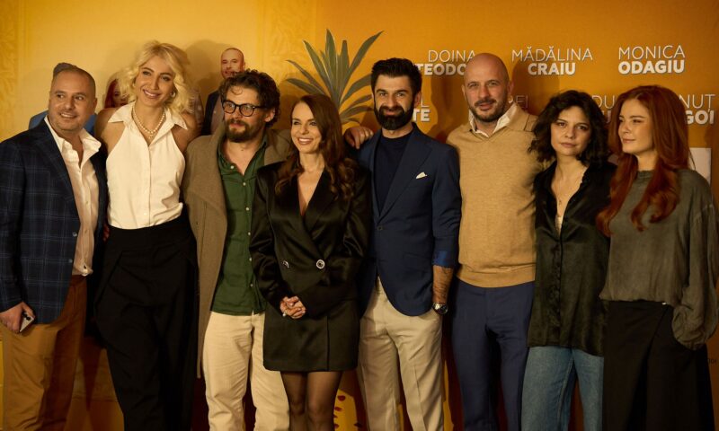 Spectacolul 6 inimi, 3 greșeli pornește în turneu național după premiera de gală sold-out de la București