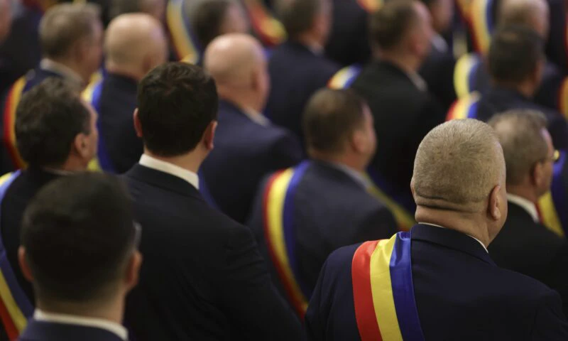 Cum a încercat Bolojan să îi liniștească pe primari după anunțul privind reforma administrativă