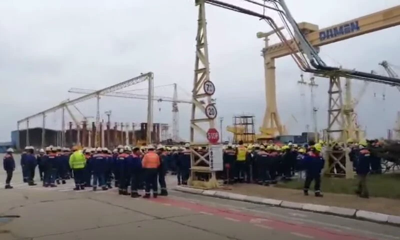 Protest la Șantierul Naval Mangalia. Angajații nu și-au primit salariile