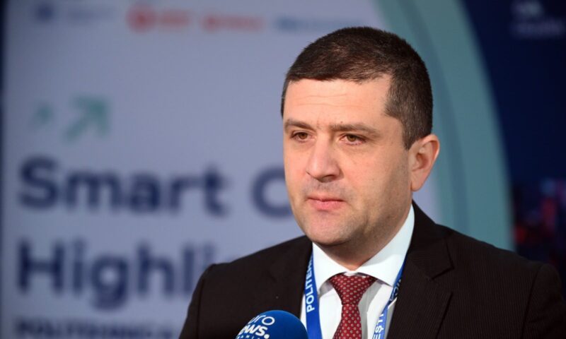 Cât plătesc parlamentarii pe mâncare. Radu Miruță: Mai scump decât la restaurant