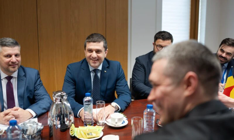 Radu Miruță: Securitatea înseamnă și protejarea minților, nu doar investiții în apărare