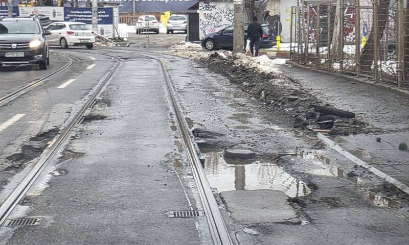 Ce poți face dacă te accidentezi într-o groapă din asfalt. Pașii legali explicați de un avocat