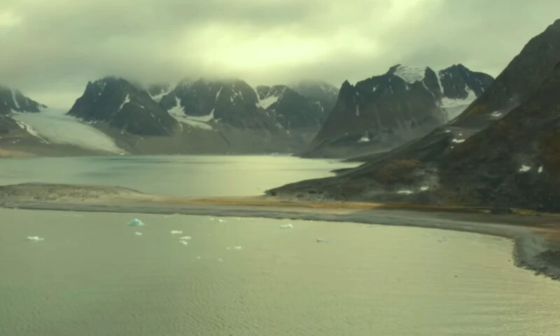 Arhipelagul Svalbard, zonă arctică folosită frecvent pentru cercetare științifică