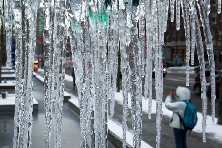 temperaturi în creștere, pericol țurțuri