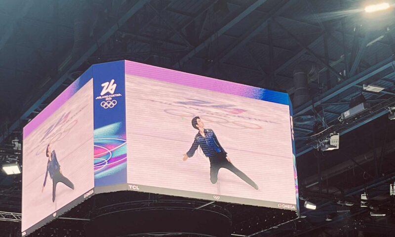 Gheață, eroi, aplauze și emoție. Patinajul artistic masculin a fost o adevărată declarație la Jocurile Olimpice de la Milano