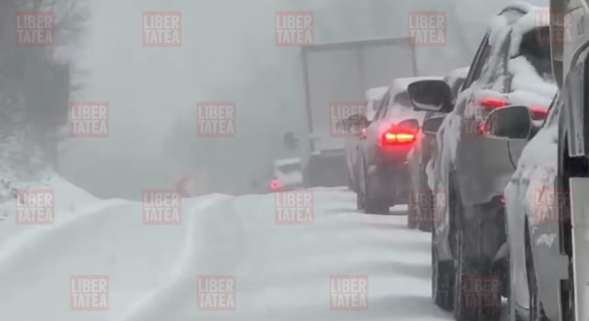 Valea Oltului, complet blocată din cauza unui accident. Două  TIR-uri, implicate