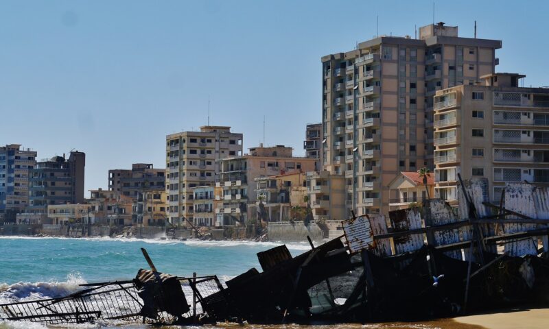 Destinația fantomă din Cipru de Nord. Orașul abandonat din 1974 atrage turiști din întreaga lume