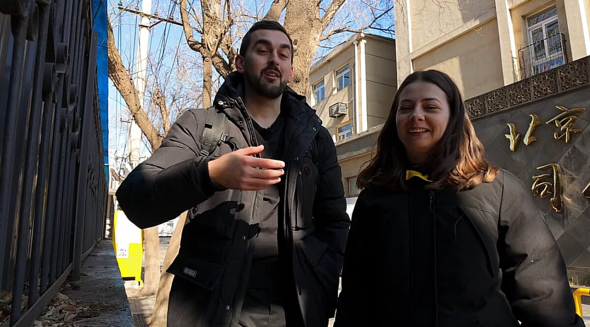 Doi români opriți la frontieră, interogați și expulzați din Rusia. Dezvăluirile unui cuplu de vloggeri