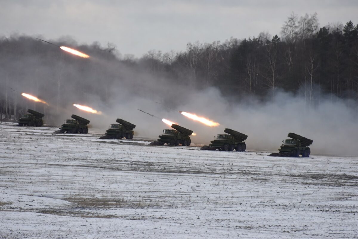 Serviciile secrete din Estonia avertizează că reînarmarea Rusiei continuă în paralel cu războiul din Ucraina