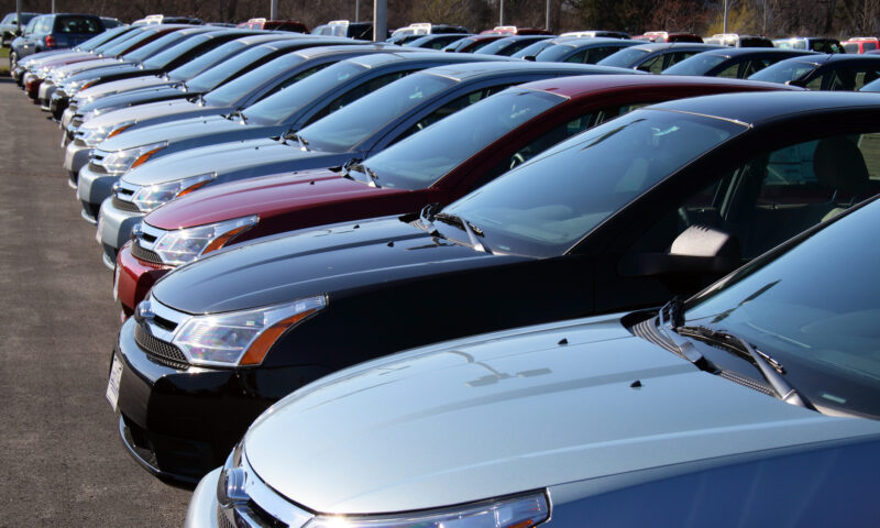 Zeci de mii de mașini occidentale ajung în Rusia prin China, în pofida sancțiunilor internaționale