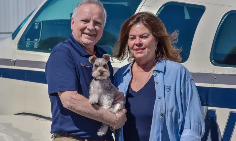 Avion prăbușit din cauza unui geam murdar. Un câine a supraviețuit