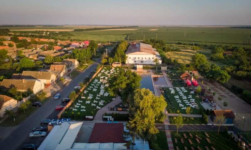 Satul românesc desenat la riglă. Secretul localităților din Banat care par construite după un cod ascuns