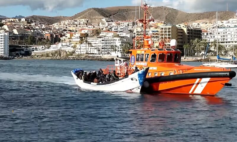 Jumătate dintre „minorii migranți” testați în Insulele Canare s-au dovedit a fi adulți