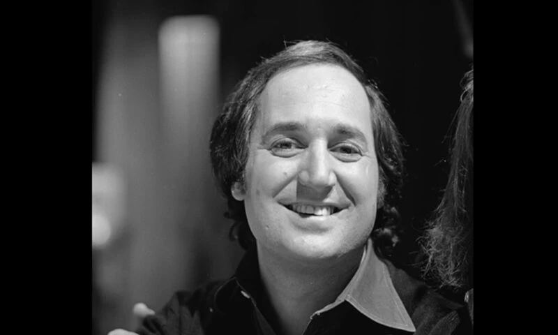 Neil Sedaka, o legendă a muzicii americane, a murit după o internare de urgență