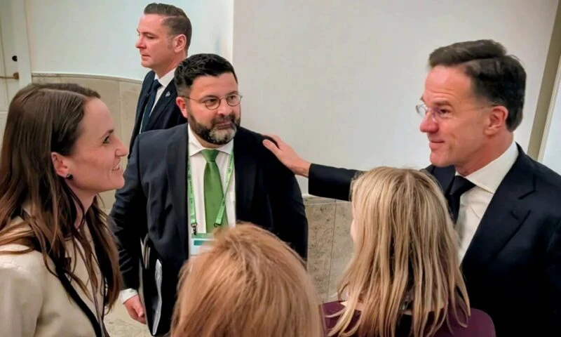 Oana Țoiu se mândrește pe Facebook cu minutul petrecut alături de Mark Rutte