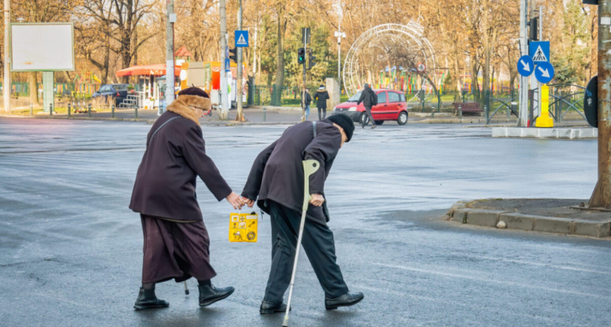 Pensionarii, nevoiți să aștepte luni de zile banii din cauza erorilor statului. Demersul făcut de Avocatul Poporului