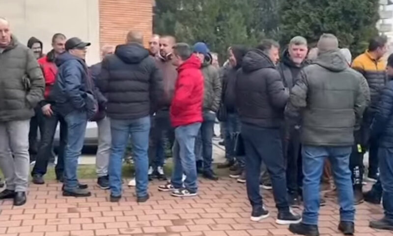 Memorandumul privind bonurile de masă pentru CE Oltenia, pe ordinea de zi a Guvernului. Angajații ies din nou în stradă