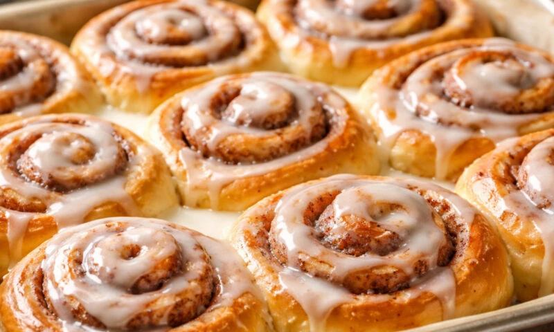 Rețetă simplă de rulouri cu mac și scorțișoară. Un deliciu pentru zilele friguroase