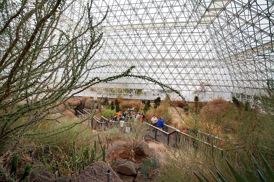 Experimentul Biosphere, doi ani într-o lume artificială care aproape a scăpat de sub control