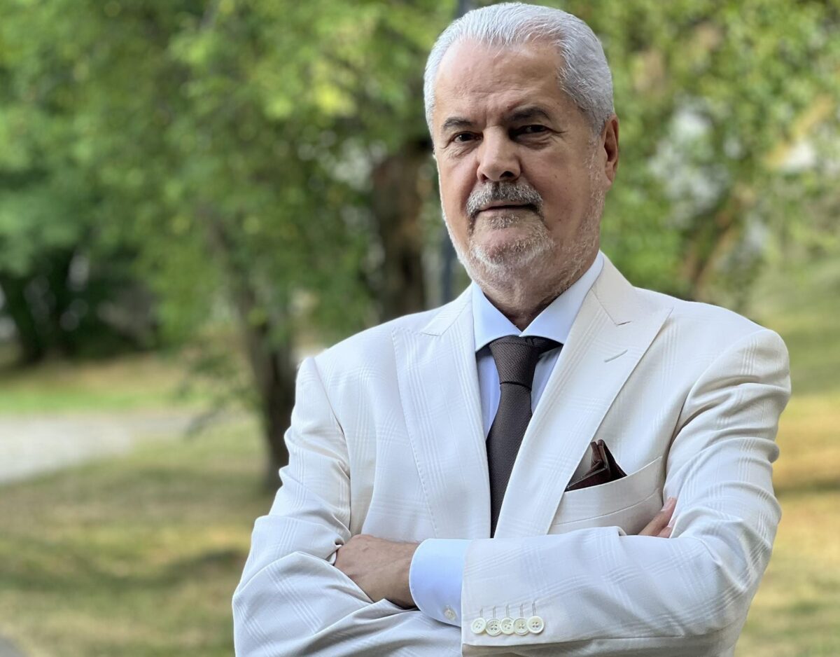 Adrian Năstase: Când eram în Guvern, am găsit un microfon în biroul unui ministru. Am chemat SRI
