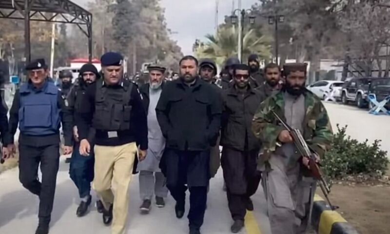 Confruntările dintre Afganistan și Pakistan, 42 de civili uciși. Luptele de la graniță au intrat în a șasea zi și au generat mii de strămutări