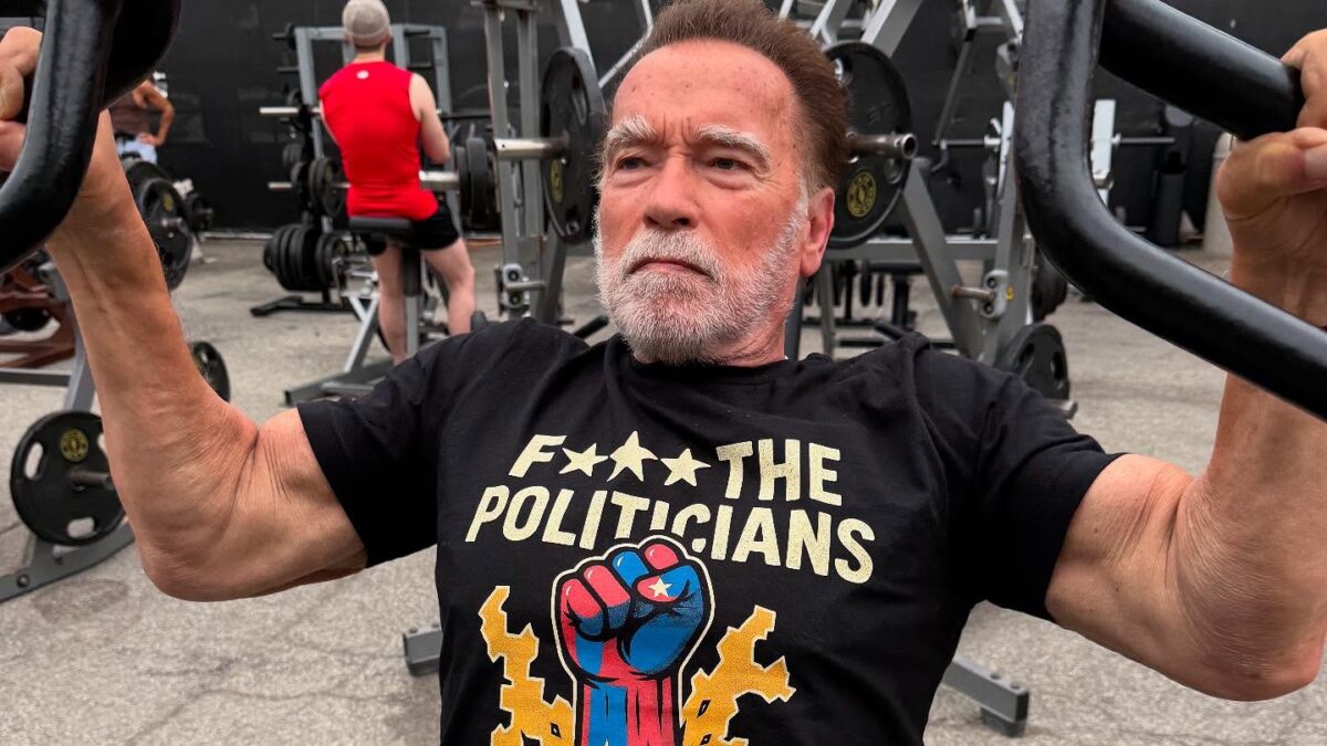 Arnold Schwarzenegger revine pe marile ecrane cu rolurile care l-au făcut celebru