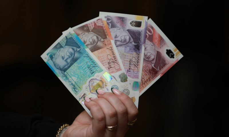 Banca Angliei pregătește bancnote noi. Portretele personalităților istorice ar putea dispărea