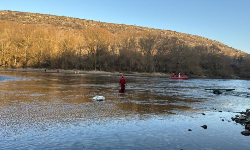 Poluare gravă pe Nistru. Apa este sistată în mai multe raioane din nord, iar autoritățile rămân în alertă după noi scurgeri de petrol