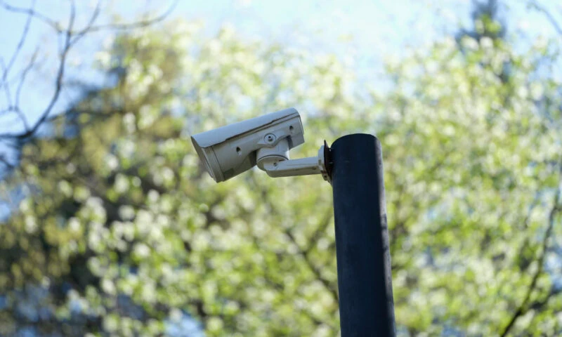 Cât trebuie să plătești pentru montarea unui sistem de supraveghere video acasă