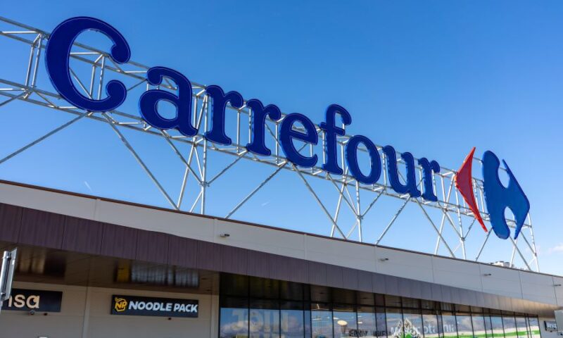Carrefour reduce prețurile la 800 de produse. Discounturi în toată luna martie