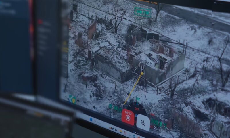 O noapte în „biroul războiului”. Cum lovesc operatorii ucraineni cu drone pozițiile rusești