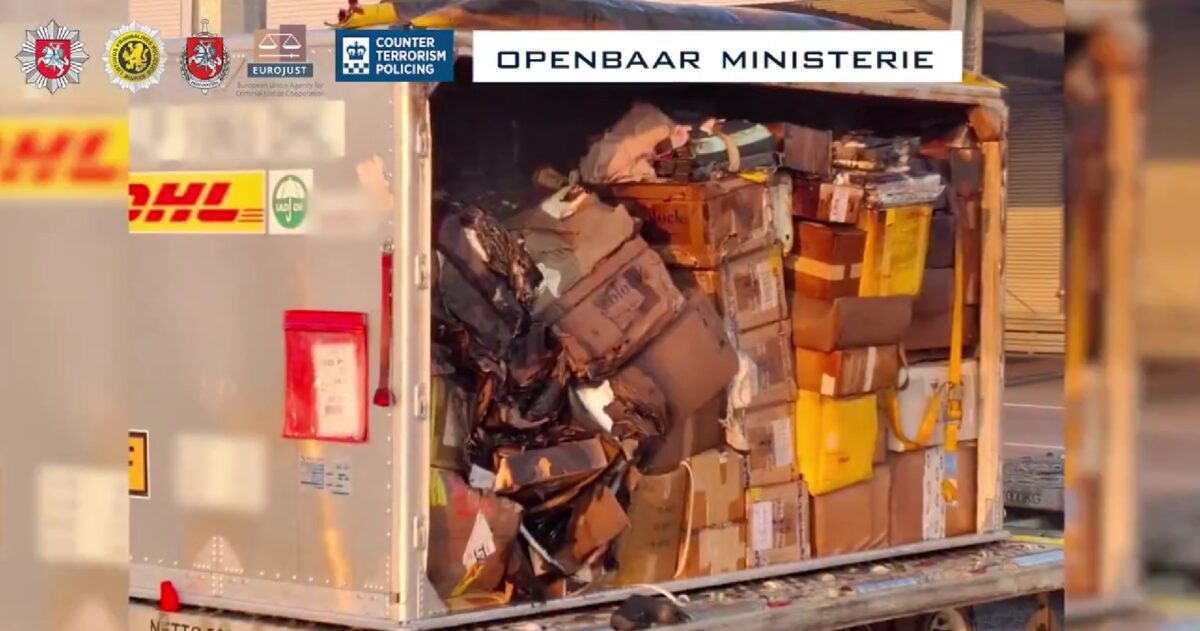 Pe cine vizau coletele-capcană trimise de Rusia în Europa. Unul a explodat pe un aeroport din Marea Britanie