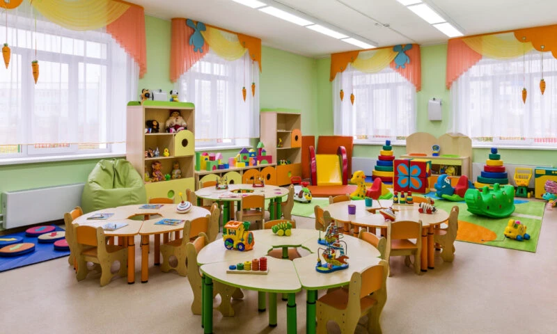 Concurs pentru 400 de posturi în 23 de creșe. Salarii, în funcție de nivelul studiilor și de vechime