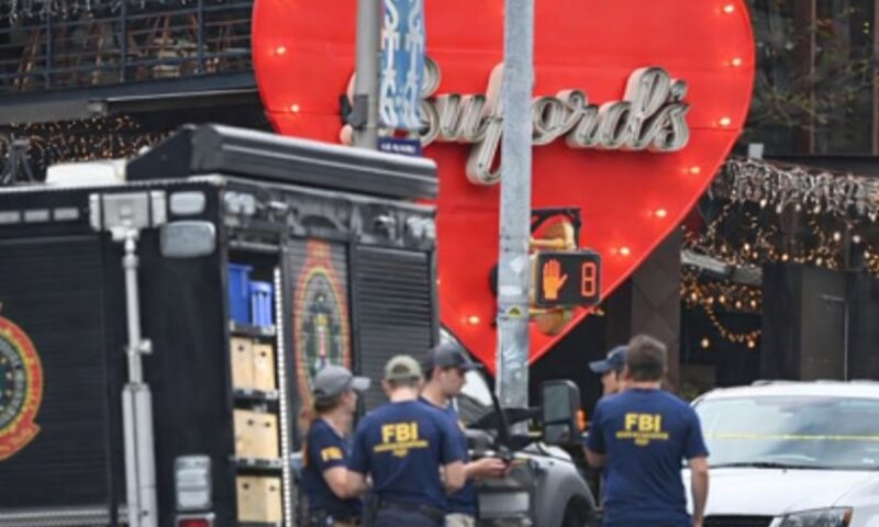 Doi morți și 14 răniți într-un incident investigat ca posibil act de terorism, în Texas