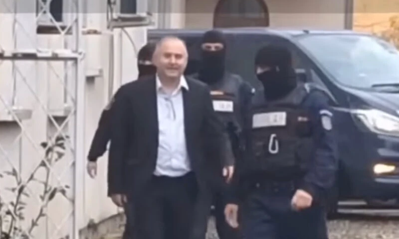 Fănel Bogos și complicii săi, obligați să stea în spatele gratiilor încă 30 de zile. Acuzații de corupție și trafic de influență