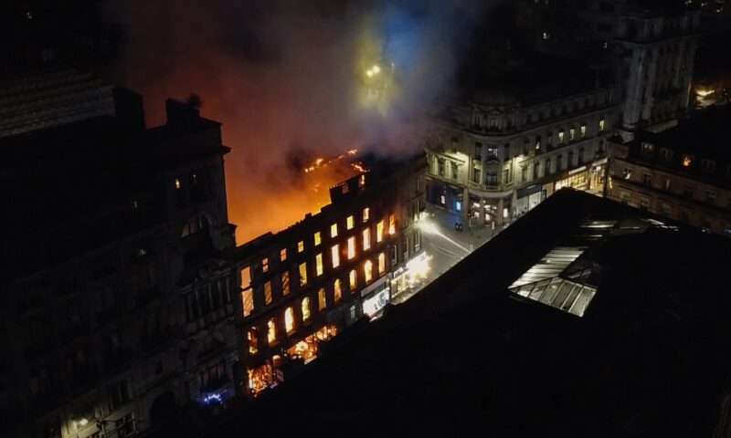 Incendiu puternic la gara Glasgow Central. Clădirea istorică, prăbușită parțial. Traficul feroviar, suspendat